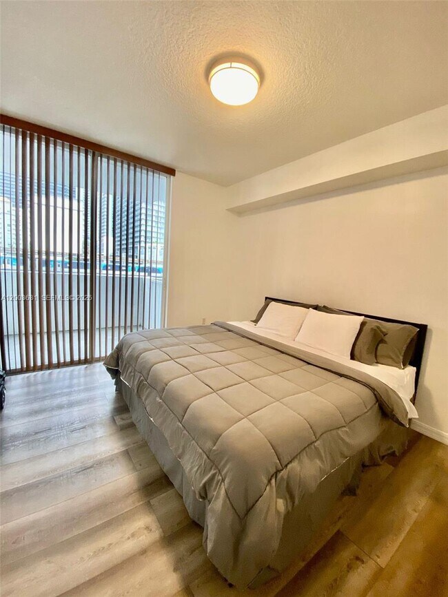 Building Photo - 115 SW 11th St