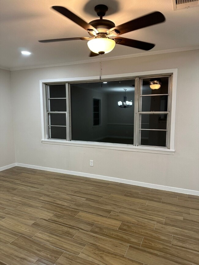 Building Photo - 119 Lakewood Dr