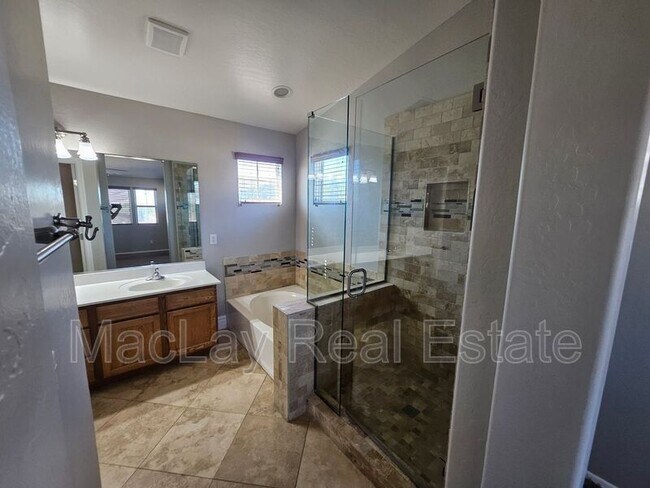 Building Photo - 3936 E Minton St