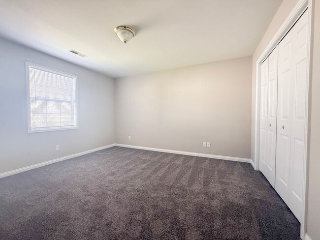 Building Photo - 42 Eastgate Cir