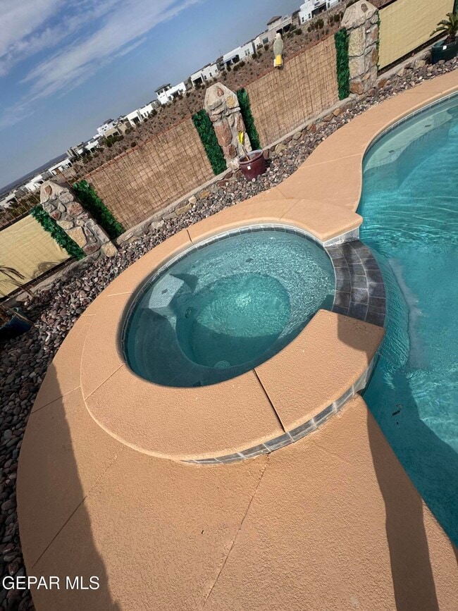 Building Photo - 7381 Black Mesa Dr