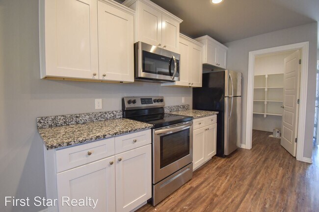 Building Photo - 4 br, 2 bath House - 760 Captain Marshall ...