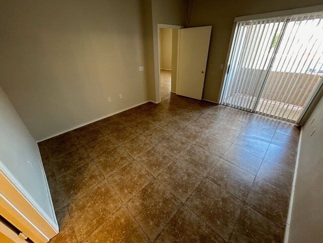 Building Photo - BEAUTIFULLY MAINTAINED 2 BEDROOM, 2 BATH C...