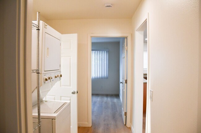Building Photo - Parker (388) North