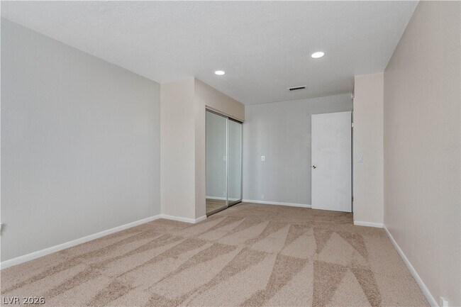 Building Photo - 908 Vegas Valley Dr