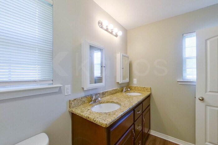 Building Photo - 16107 Hoiles Ave