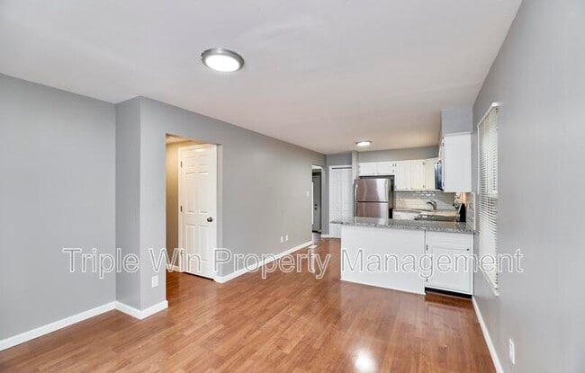 Building Photo - 1661 Rishon Hill Dr