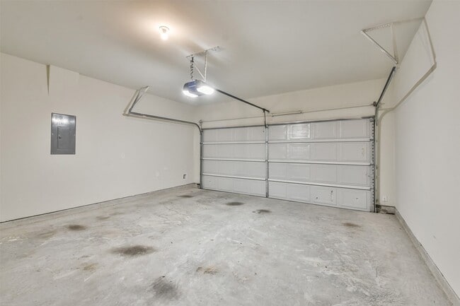 Building Photo - 5047 Royal Amber Ln