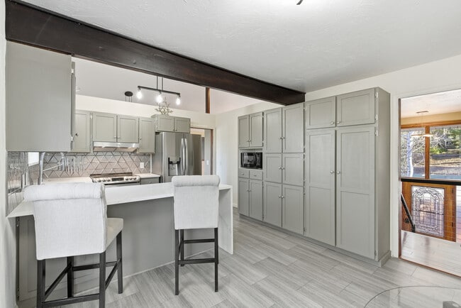 Building Photo - 8682 Alpen Cir