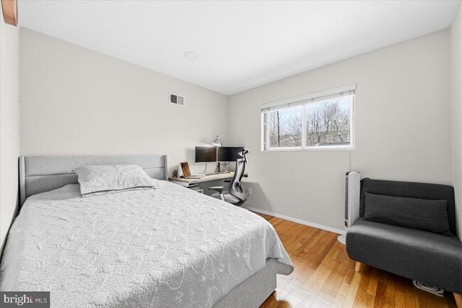 Building Photo - 903 Leverton Rd