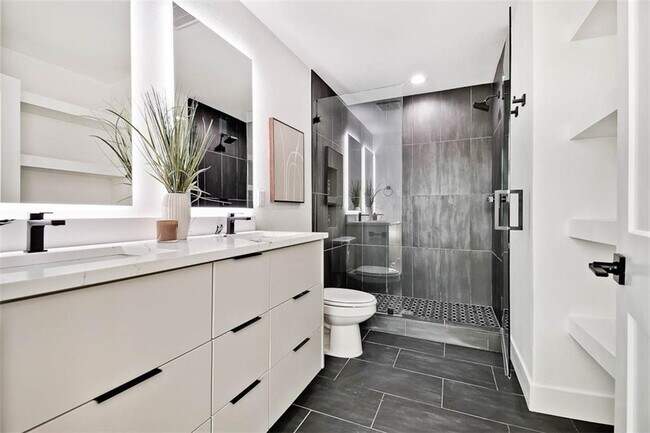 Building Photo - 214 NW 9th St