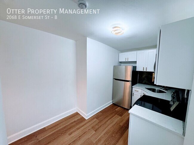 Building Photo - 2068 E Somerset St