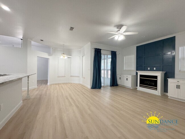 Building Photo - Spacious & Stylish 4-Bedroom Home Near Hurlburt AFB!