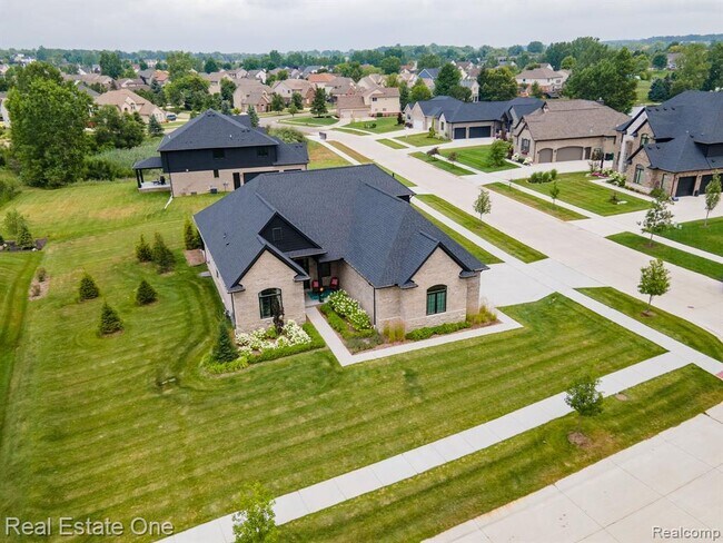 Building Photo - 850 Marlayna Dr