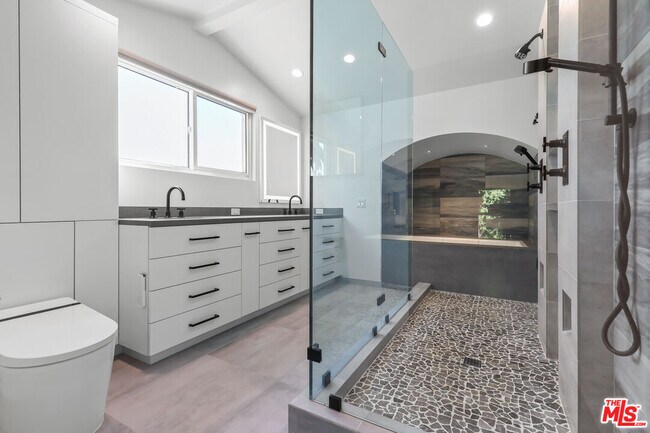 Building Photo - 4744 Haskell Ave