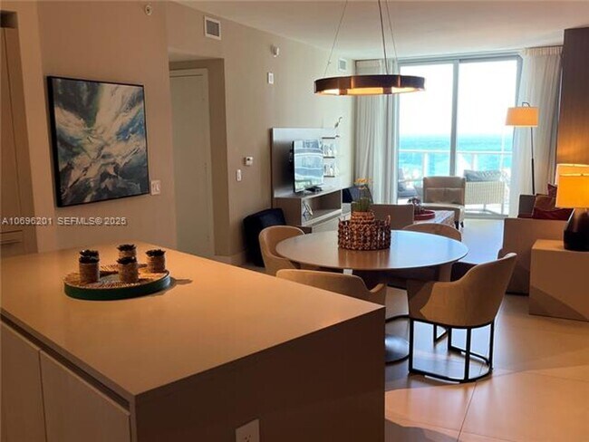 Building Photo - 4111 S Ocean Dr