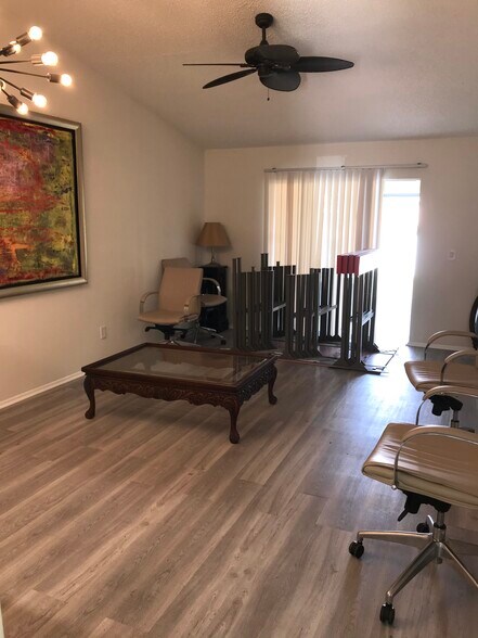 living room - 5845 Willow Leaf Ct