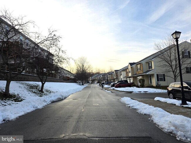 Building Photo - 347 Glenn Rose Cir