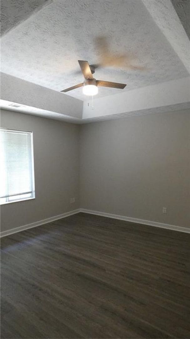 Building Photo - 2 bed/2 bath end unit in Gainesville