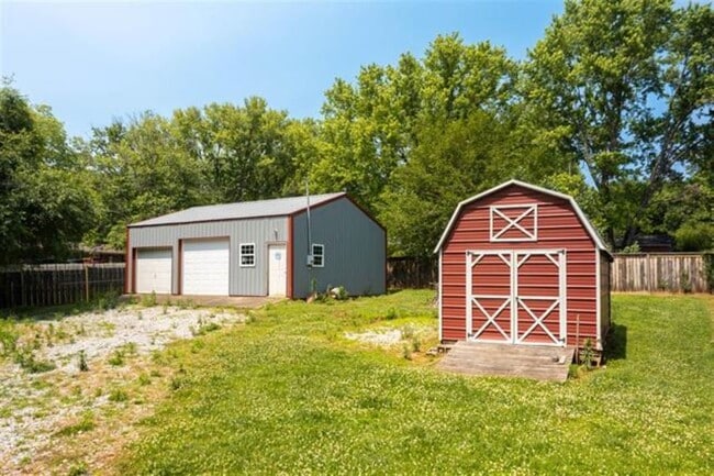 Building Photo - 292 Plum Springs Rd