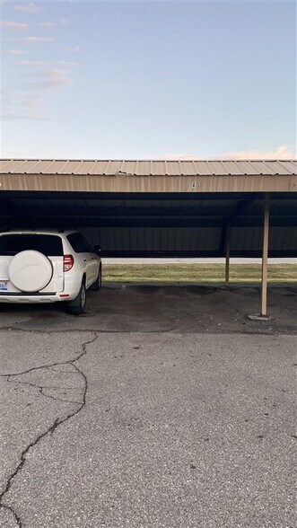 Building Photo - 16140 Clarkson Dr