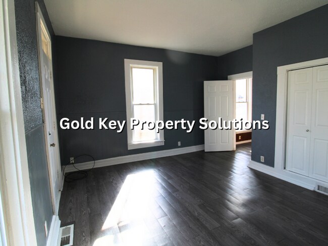 Building Photo - 2633 Main St