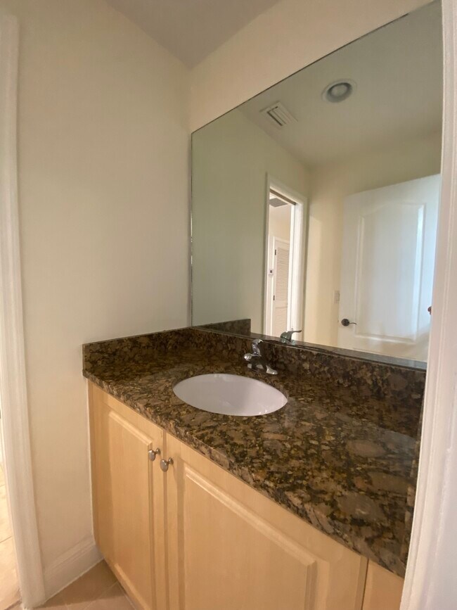 Building Photo - 12101 Santaluz Dr