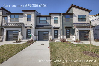 Building Photo - 2009 Walnut Ln