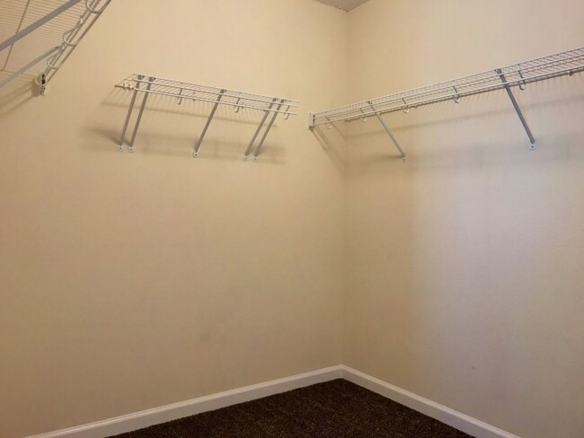 Building Photo - 765 Canyon Oak Loop