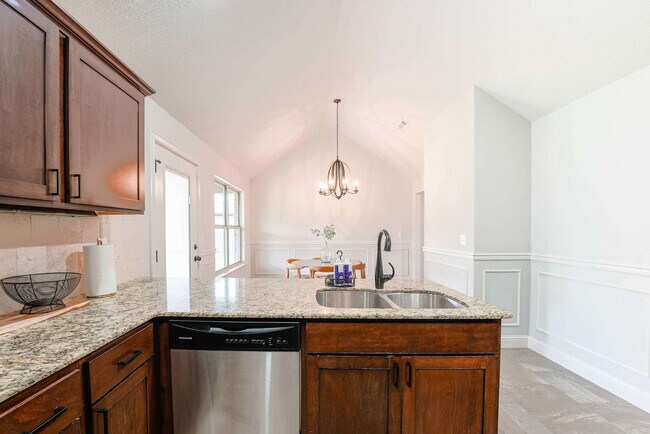 Building Photo - 967 Glass St