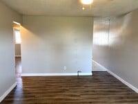 Building Photo - 2027 S Ingram Mill Rd