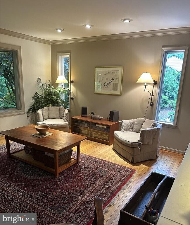 Building Photo - 623 Sean Dr