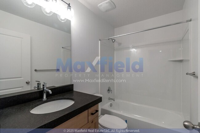 Building Photo - BRAND NEW - 3BD/2.5BTH/2GAR - SPANISH FORK