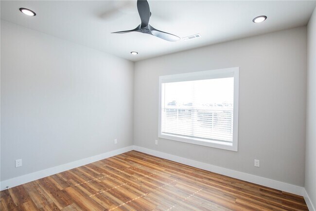 Building Photo - 1022 Seaborn Wy