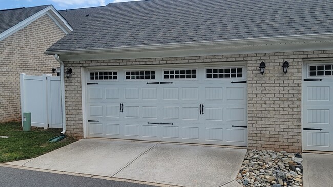 Building Photo - 8817 Granby Hill Rd