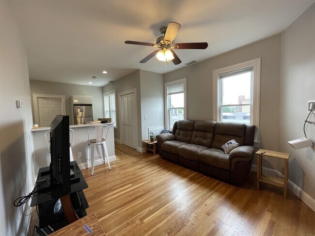 Building Photo - 171 Hampshire St