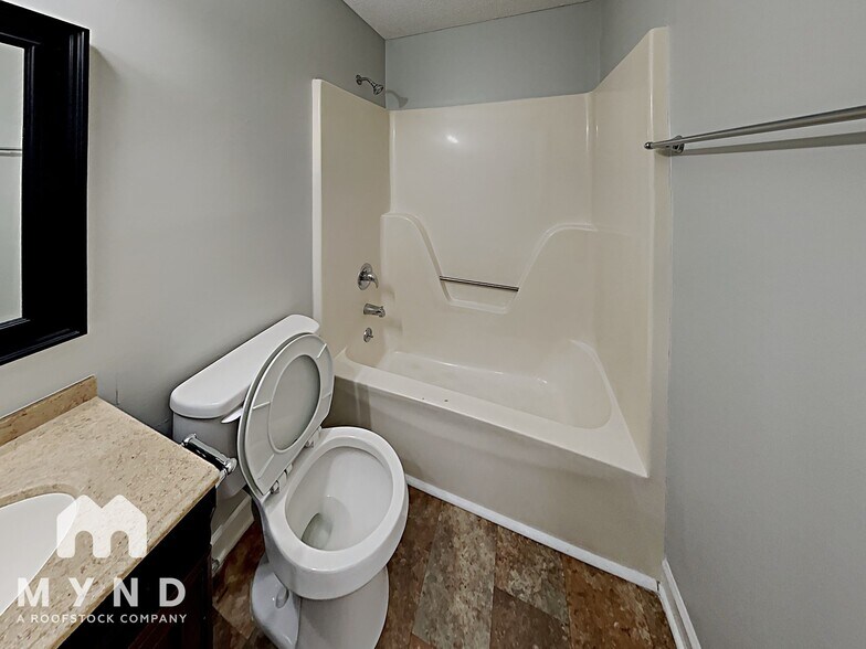 Building Photo - 1213 Shakentown St