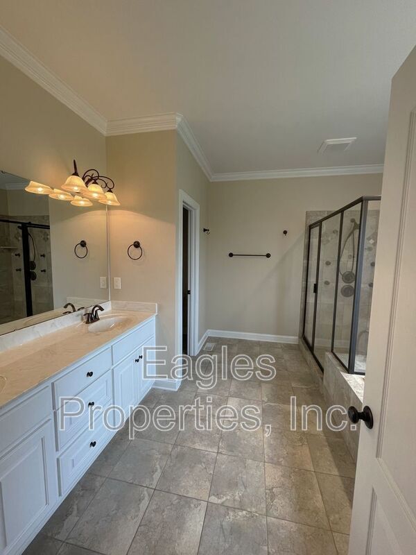 Building Photo - 107 Brighton Dr