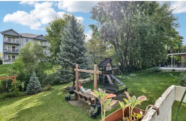 Building Photo - 126 Thomson Ln