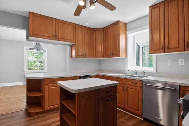 Building Photo - 4-bedroom, 2.5-bath home located in Upper Marlboro