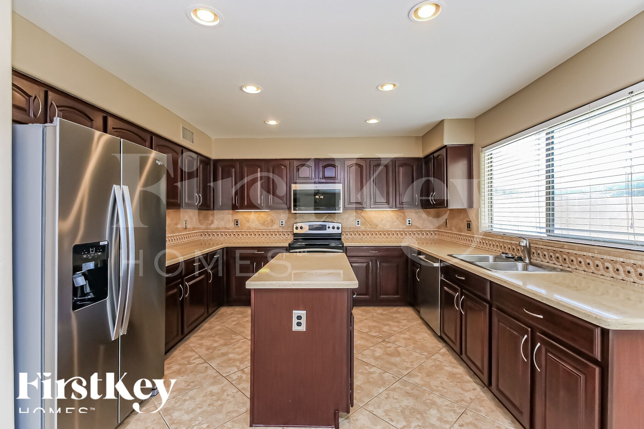 Building Photo - 2403 W Quick Draw Way