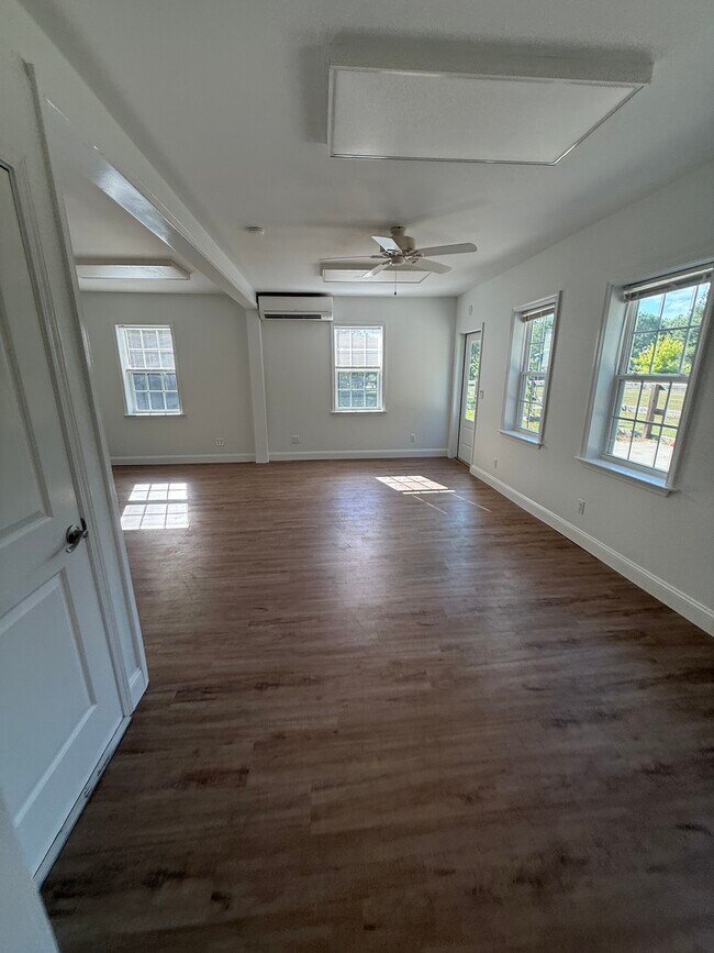Building Photo - 75b Cedar Run