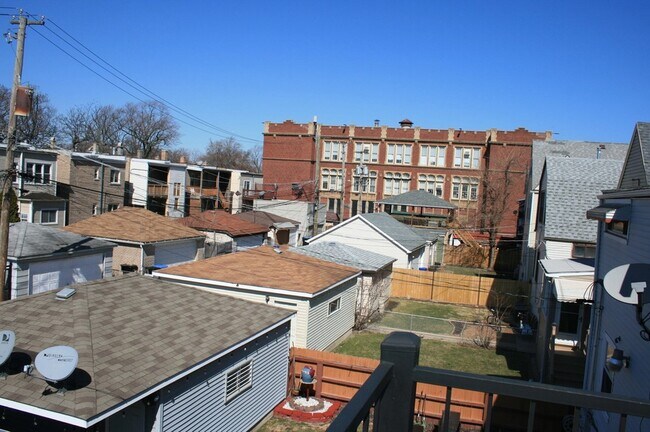 Building Photo - 3706 N Drake Ave