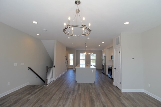 Building Photo - 3398 Monterey Dr