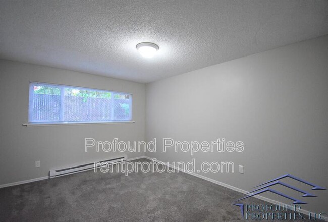 Building Photo - 8745 SW Beaverton Hillsdale Hwy