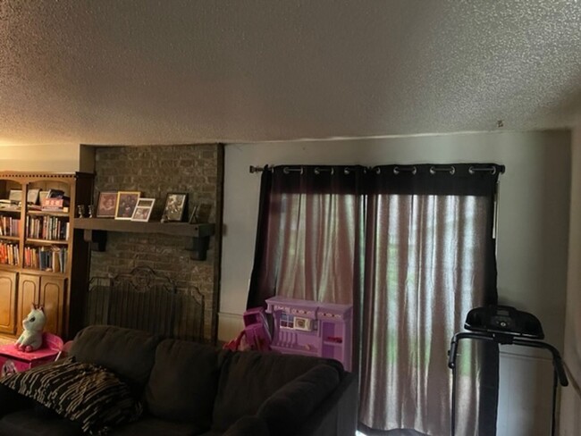 Building Photo - Edmond Home Ready for Occupancy