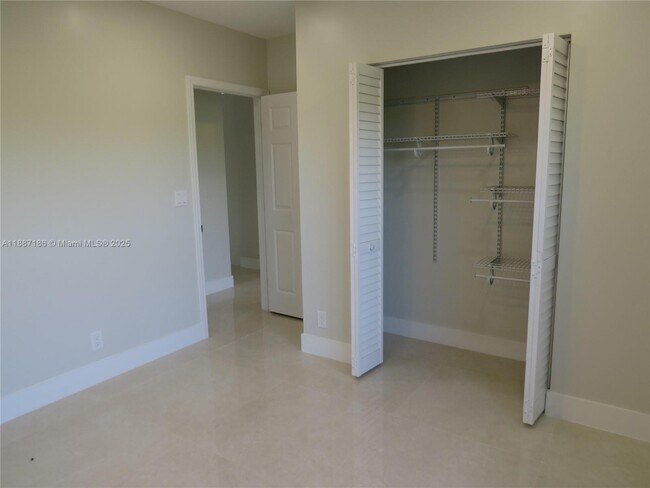 Building Photo - 1671 SW 44th Terrace