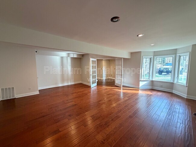 Building Photo - 835 Timber Lake Trail