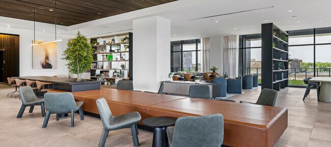 Building Photo - 225 N Elizabeth St