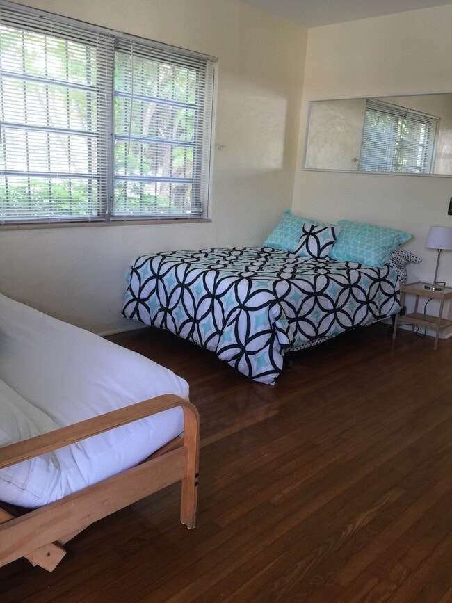 Building Photo - 2821 SW 1st Ave